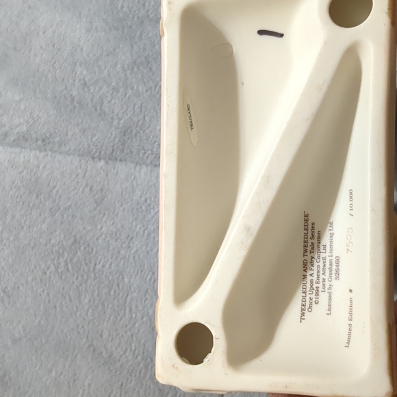 Enesco Tweedledum And Tweedledee 1994 Limited edition #7505 - Picture 7 of 7